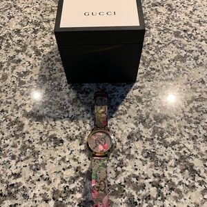 Gucci g-timeless watch 38